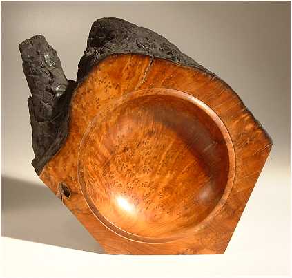 Standing bowl in thuya